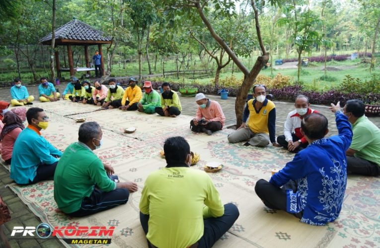 Diskusi Pagi di Hutan Kota Njelok⁣