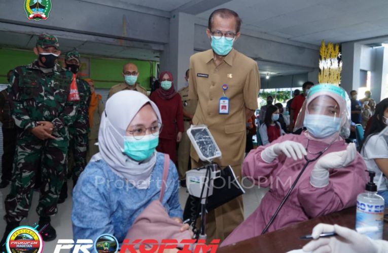 Lansia dan Pelaku Usaha Magetan, Kembali Laksanakan Vaksinasi.
