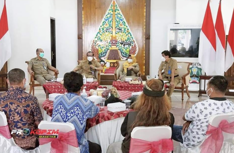 BIJAK DALAM BERMEDIA SOSIAL