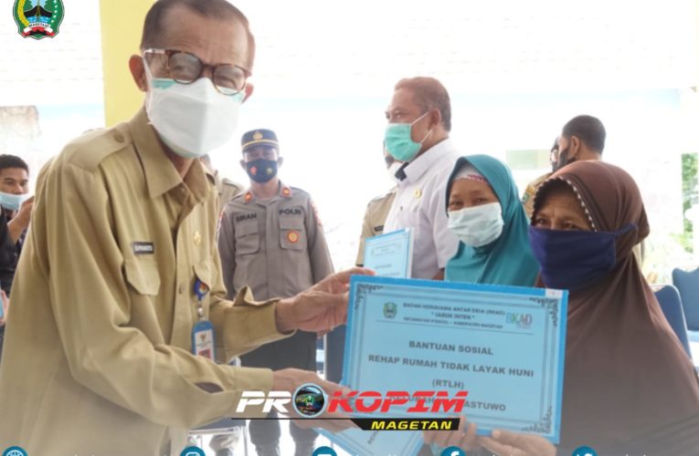 BKAD Kecamatan Poncol Salurkan Bansos DBM Eks PNPM TA 2021