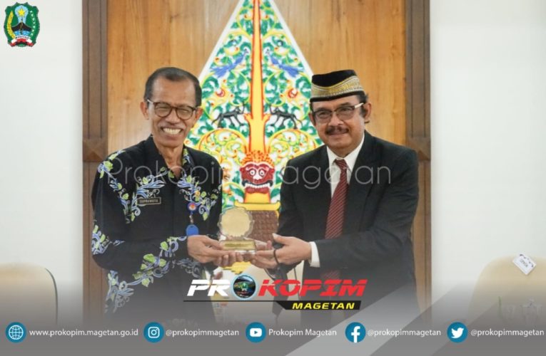KUNJUNGAN KERJA DEWAN PROFESOR UNS DI MAGETAN
