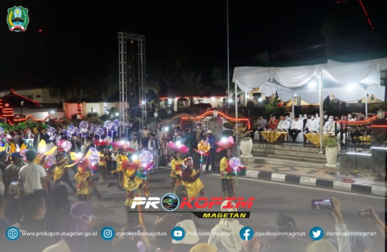 Gema Takbir Menggema Saat Pawai Ta’aruf Takbir Berlampion