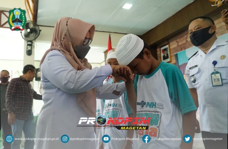 MEDIA PEWARTA DAN LEMBAGA SOSIAL NURUL HAYAT ADAKAN KHITAN MASSAL
