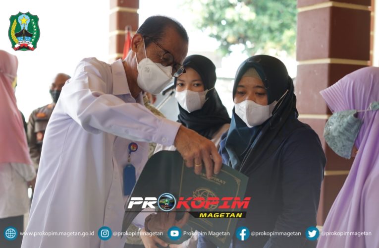 500 Sertipikat Tanah Program PTSL Desa Belotan Dibagikan