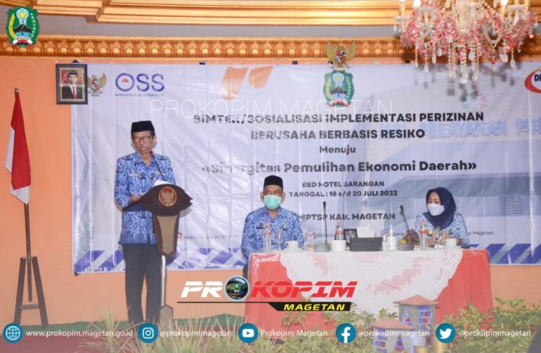 BUPATI BUKA BIMTEK/ SOSIALISASI IMPLEMENTASI PERIZINAN BERUSAHA BERBASIS RESIKO