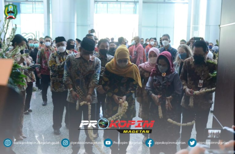 PUNCAK PERINGATAN HARI KOPERASI KE-75 PROVINSI JAWA TIMUR dan PEMBUKAAN KUKM EXPO KE-9 TAHUN 2022