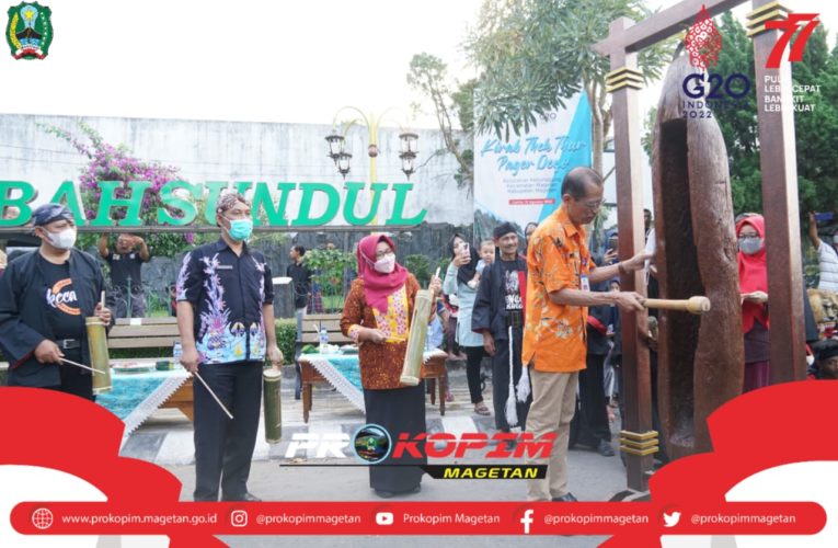 LESTARIKAN BUDAYA MELALUI KIRAB THEK THUR PAGER DESO