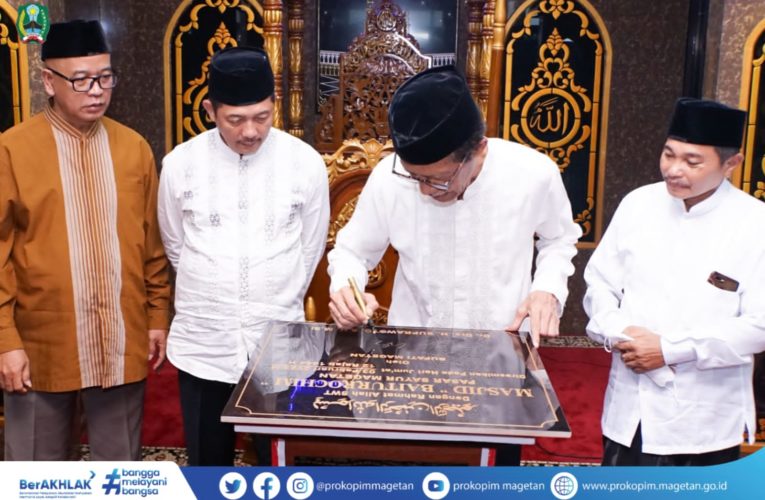 BUPATI SUPRAWOTO RESMIKAN RENOVASI MASJID BAITURROCHIM PASAR SAYUR MAGETAN