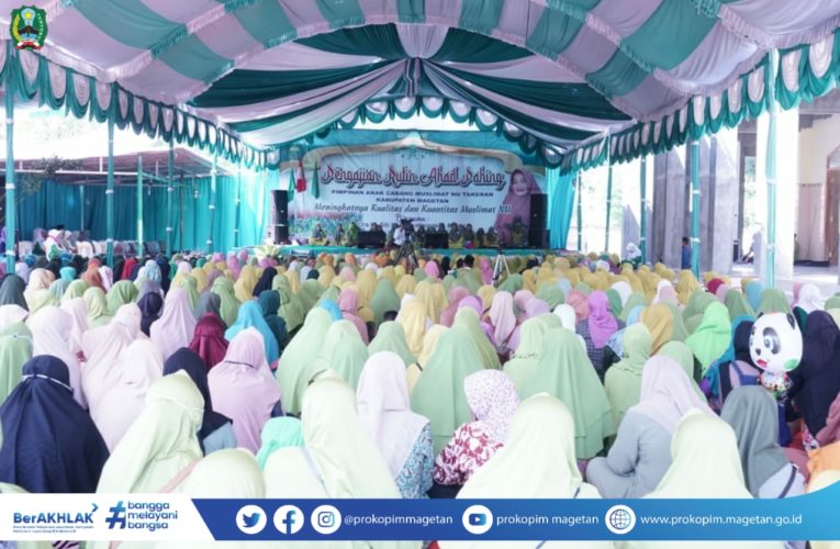 BUPATI SUPRAWOTO HADIRI PENGAJIAN RUTIN AHAD PAHING PAC MUSLIMAT NU TAKERAN