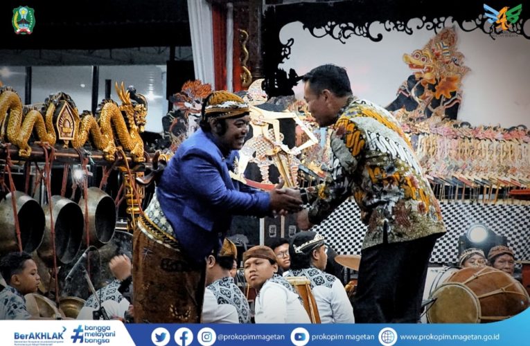 Pj Bupati Magetan hadir dalam Pagelaran Wayang Kulit HUT Ke-78 TNI