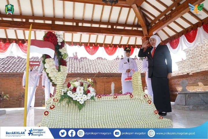 Jelang Hari Jadi Ke-78 Provinsi Jatim, Gubernur Khofifah Pimpin Ziarah ke Makam Gubernur Soerjo