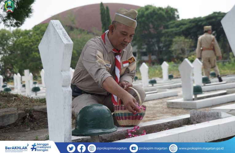 PERINGATI HARI PAHLAWAN, Pj. BUPATI MAGETAN ZIARAH MAKAM PAHLAWAN
