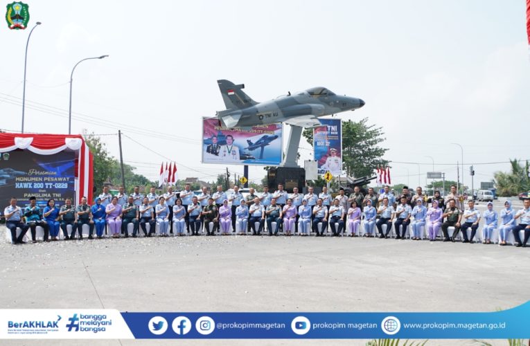 Panglima TNI Resmikan Monumen Pesawat Hawk 200 Di Exit Tol Dumpil Madiun