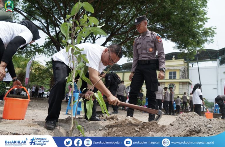 KICK-OFF PENANAMAN SEPULUH JUTA POHON SINERGITAS KEMENKO PMK DENGAN POLRI