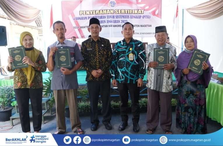 441 SERTIPIKAT DESA MANTREN TELAH DIBAGIKAN