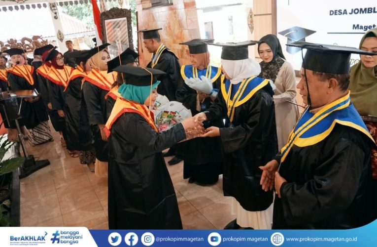 PENJABAT BUPATI MAGETAN MEWISUDA 114 WISUDAWATI PROGRAM SOTH