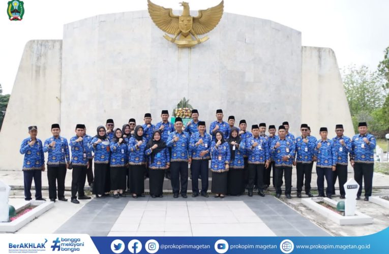 PERINGATI HUT KE-52 KORPRI, Pj. BUPATI ZIARAH TMP YUDONEGORO