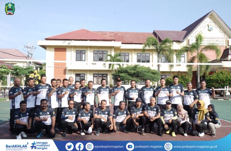 Pj. BUPATI HERGUNAFI IKUTI OLAHRAGA BERSAMA DAN PEMBUBARAN PANITIA LIVOLI DIVISI UTAMA 2023 DI MAGETAN