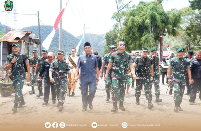 TNI AD GELAR KEGIATAN PEMBERSIHAN DAERAH LATIHAN DAN DAERAH PARIWISATA GUNUNG LAWU