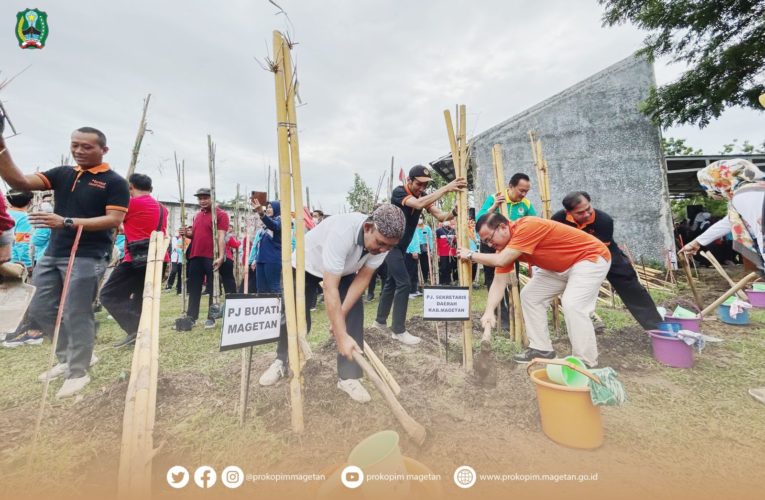 Pj. Bupati Bersama PNS Naik Pangkat dan PPPK Formasi 2022, Tanam Bambu Di Eco Bamboo Park