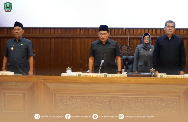 RAPAT PARIPURNA DENGAN AGENDA JAWABAN BUPATI ATAS PANDANGAN UMUM FRAKSI-FRAKSI DPRD