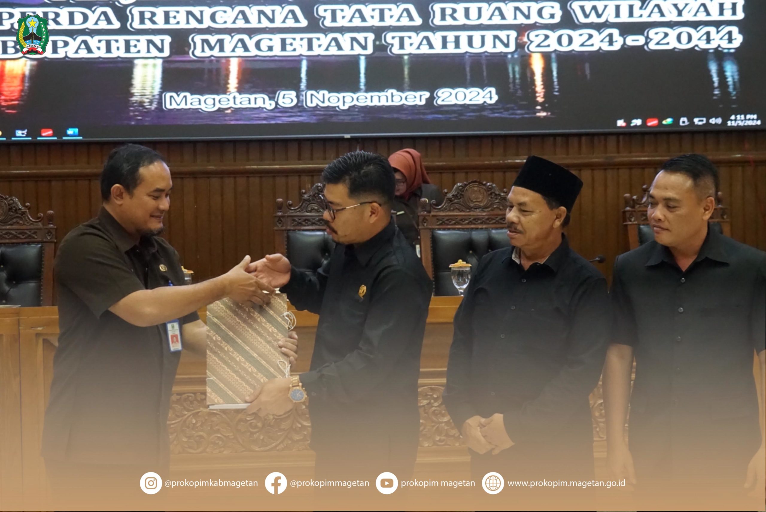 RAPAT PARIPURNA DPRD AGENDA PENJELASAN TENTANG RENCANA TATA RUANG WILAYAH TAHUN 2024-2044