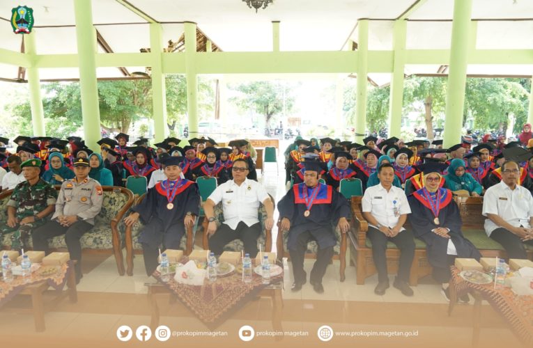 HADIRI WISUDA SOTH KECAMATAN NGUNTORONADI, PJ BUPATI: MAKSIMALKAN GOLDEN PERIOD!