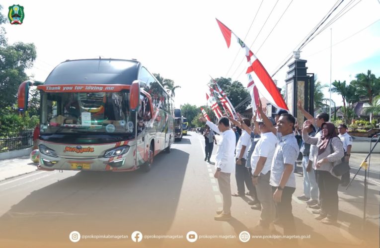 Pemudik Tujuan Jakarta Diberangkatkan Oleh Pj Sekdakab Magetan dari Depan Pendapa Surya Graha