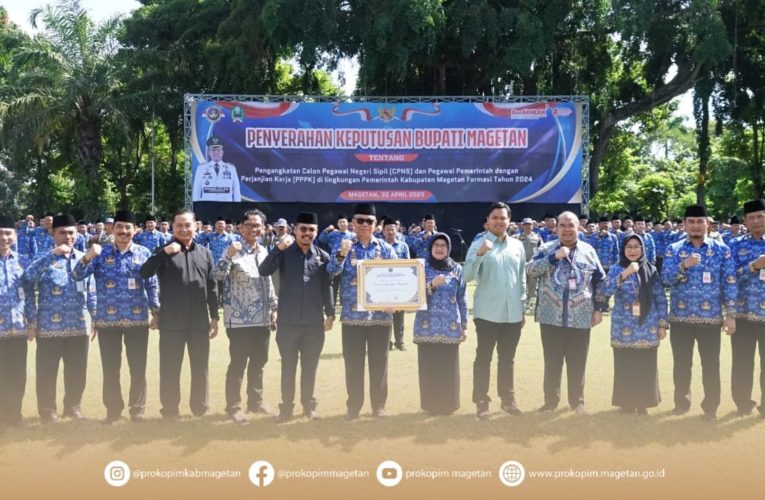 PEMKAB MAGETAN SERAHKAN SK CPNS DAN PPPK, Pj BUPATI MAGETAN MINTA SEGERA LAKUKAN PELAYANAN MASYARAKAT