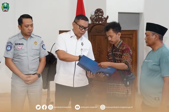 Keluarga Korban Kecelakaan Kereta Api Hari Ini Menerima Santunan
