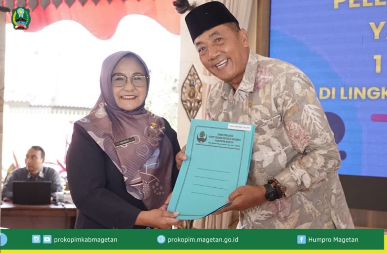 Bupati Magetan Menyerahkan Tali Asih kepada Purna Tugas Anggota KORPRI Periode 1 Juni – 1 September 2025