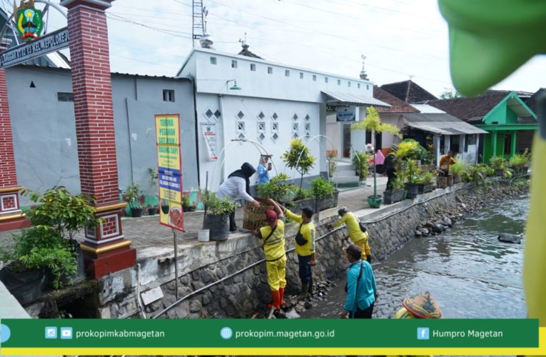 Bupati dan Wakil Bupati Magetan Gugur Gunung Tilik Kali di World Clean Up Day 2025