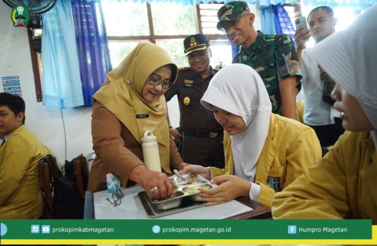 Bupati dan Forkopimda Magetan Tinjau Program MBG di SMPN 1 Magetan