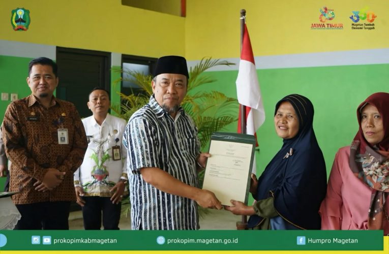 Wakil Bupati Magetan Hadiri Penyerahan 187 Sertipikat PTSL di Kelurahan Sukowinangun