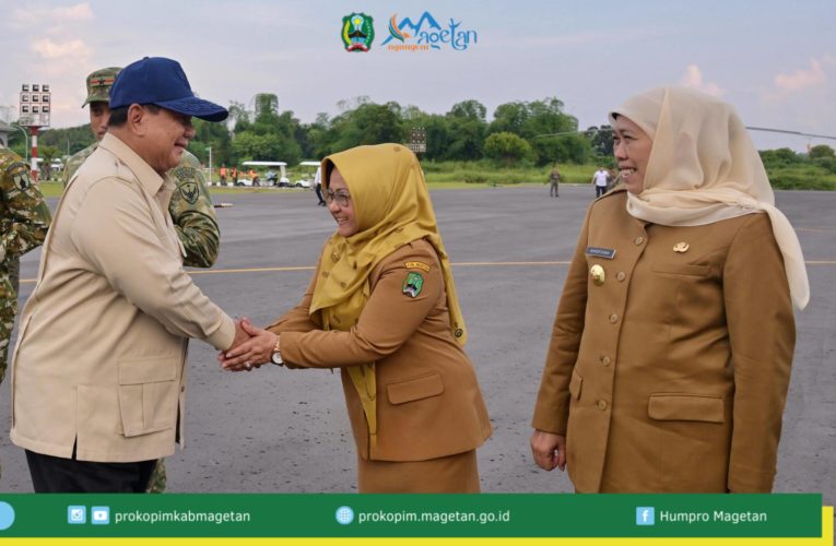 Bupati Magetan Menyambut Kedatangan Presiden Prabowo Subianto dan memberikan penghormatan serta mengawal prosesi keberangkatan hingga pesawat kepresidenan resmi take off menuju Jakarta.