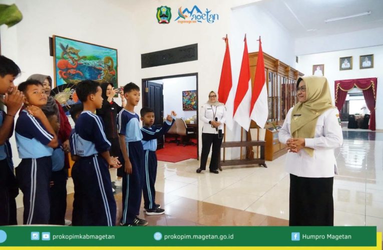 Siswa-Siswi SDN Pojoksari 2 Kecamatan Sukomoro Sambangi Pendapa Surya Graha Melalui Acara “Saba Pendapa”.
