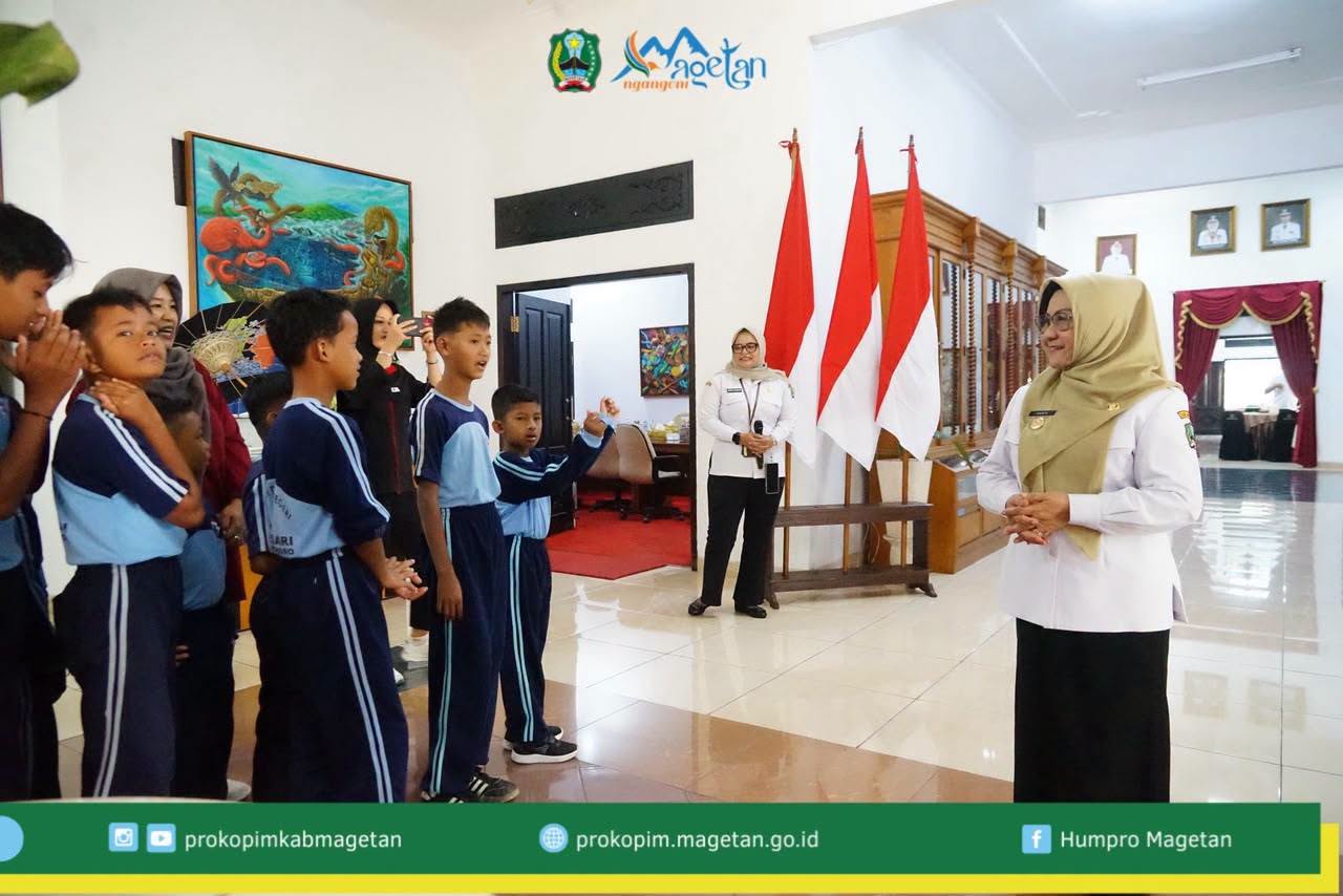 Siswa-Siswi SDN Pojoksari 2 Kecamatan Sukomoro Sambangi Pendapa Surya Graha Melalui Acara “Saba Pendapa”.