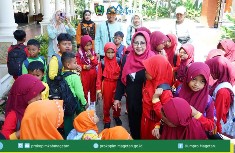 Siswa SDN Krowe 1 Saba Pendapa, Belajar Langsung Mengenal Pusat Pemerintahan Kabupaten Magetan
