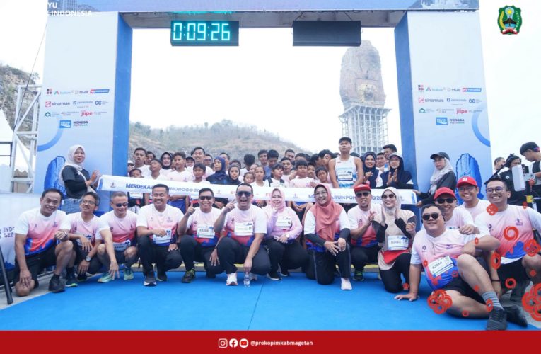 Perkuat Sinergi Pawitandirogo, Bupati Magetan Hadiri Semarak Merdeka Run di Kawasan Patung Reog.